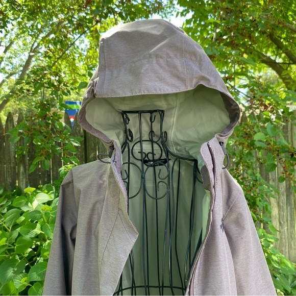 North Face Hyvent Lavender Rain Jacket - Picture 15 of 16